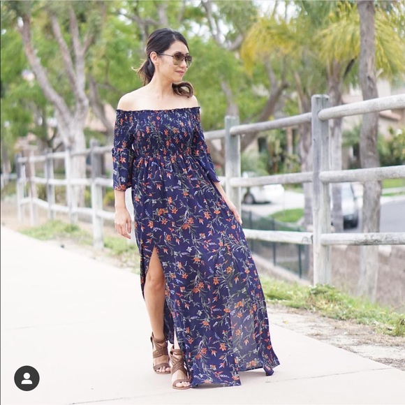 Dresses & Skirts - Ijoah Floral maxi dress with bell sleeves